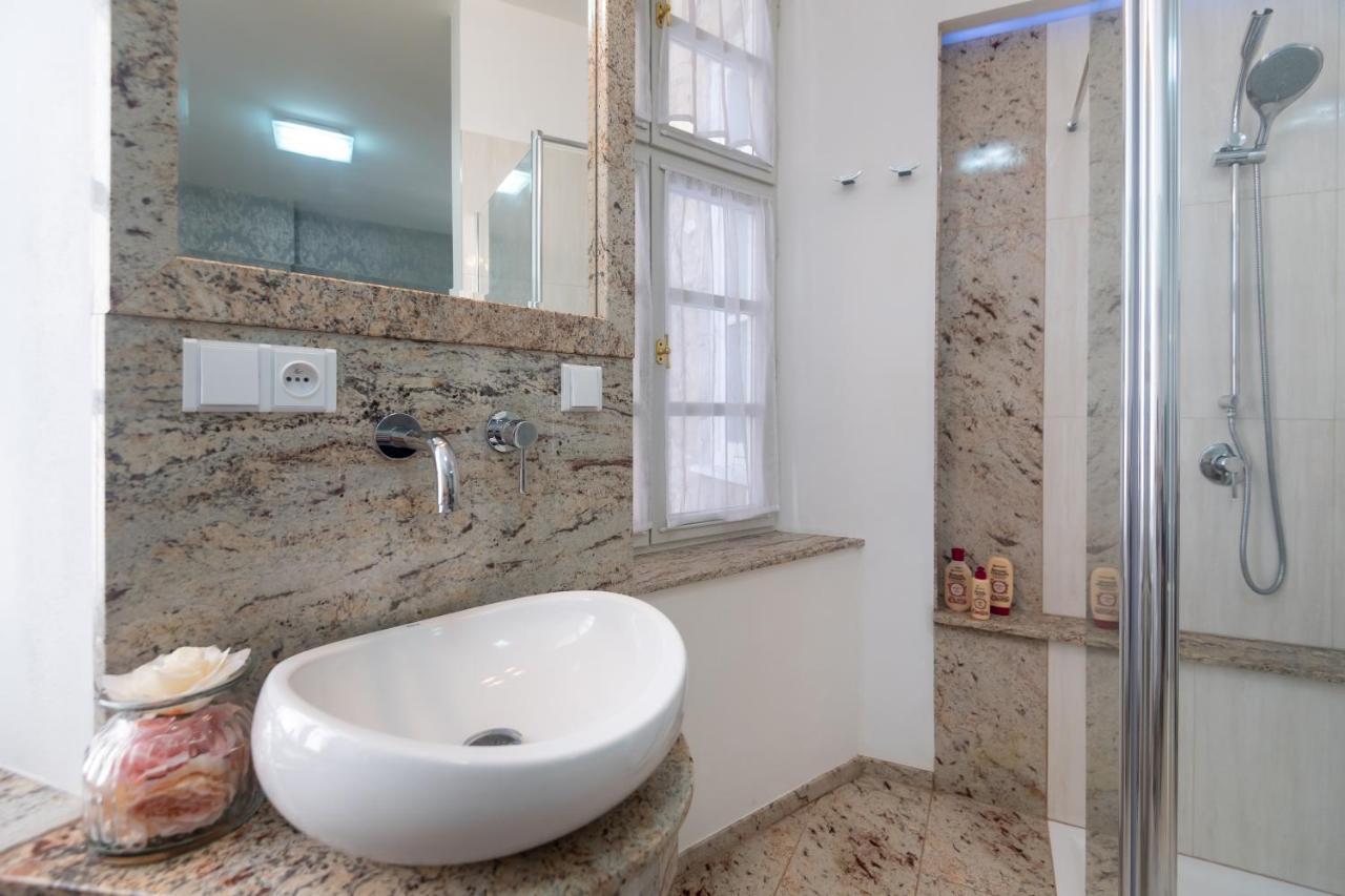 פראג Quiet Apartment In The Heart Of Old Town Centre מראה חיצוני תמונה